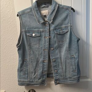 Universal Thread Distressed Blue Denim Vest Western